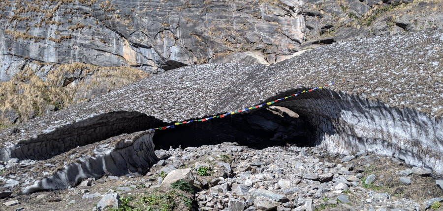 Glacier between Deurali and Himalaya - ABC Trek Day