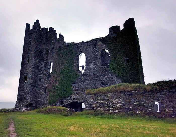 Ballycarbery Castle