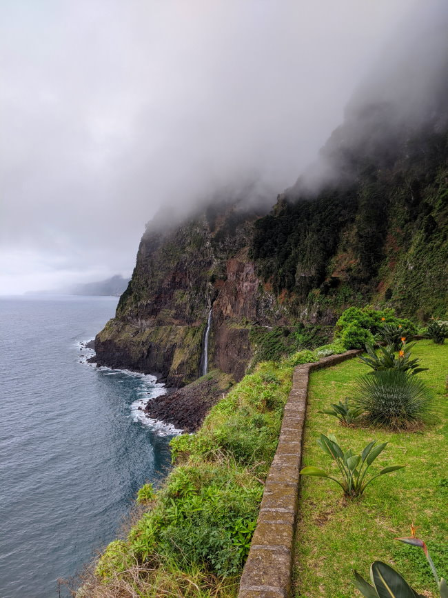 Madeira - Miradouro do Véu da Noiva Waterfall